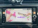 TV付きの車となっております。ドライブの合間の休憩中に気になる番組を見ることができます。