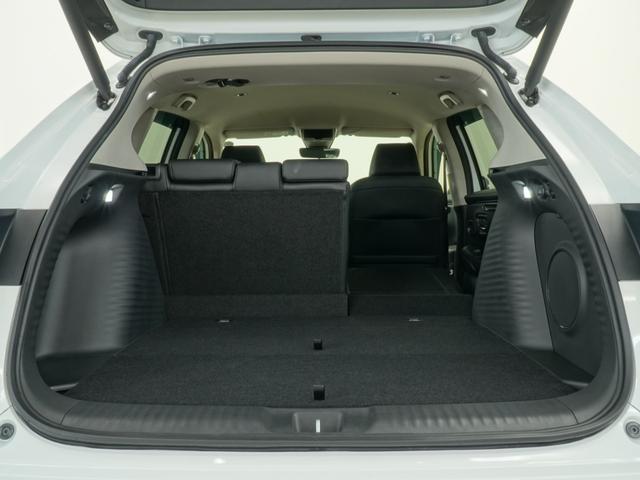 ZR-V e:HEVZ 当社デモカーホンダコネクトディスプレーマルチビューカメラパワーバックドアステアリングヒーターシートヒーターLEDオートライトパーキングソナーホンダセンシング Pセンサー レザー Bカメラ パワ-シ-ト(13枚目)