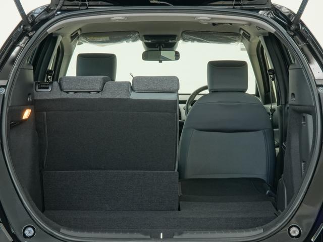 フィット ｅ：ＨＥＶＲＳ　当社デモカー９インチコネクトディスプレイ誤発進抑制機能後方誤発進抑制機能渋滞追従機能付きＡＣＣＬＥＤオートライトオートハイビームパーキングセンサーレーンキープアシストサイドエアバッグ　ナビ＆ＴＶ　禁煙（13枚目）