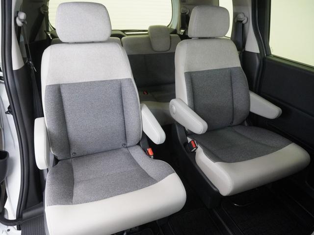 フリード エアーＥＸ　当社デモカー　１１．４インチホンダコネクトナビ　リアクーラー　シートヒーター　バックカメラ　両側電動スライドドア　ホンダセンシング　ＬＥＤオートライト　パーキングソナー　バックモニター　ＤＶＤ　禁煙（12枚目）