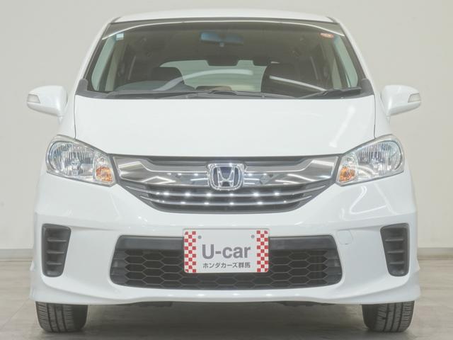 フリード Ｇプレミアムエディション　インターナビ　純正１１インチ後席モニター　ＨＩＤヘッドライト　両側電動スライドドア　クルーズコントロール　Ｈｏｎｄａスマートキー　プラズマクラスター機能搭載フルオートエアコン　２列目ベンチシート（6枚目）