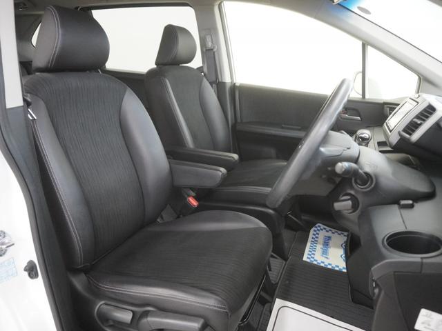 フリード Ｇプレミアムエディション　インターナビ　純正１１インチ後席モニター　ＨＩＤヘッドライト　両側電動スライドドア　クルーズコントロール　Ｈｏｎｄａスマートキー　プラズマクラスター機能搭載フルオートエアコン　２列目ベンチシート（10枚目）