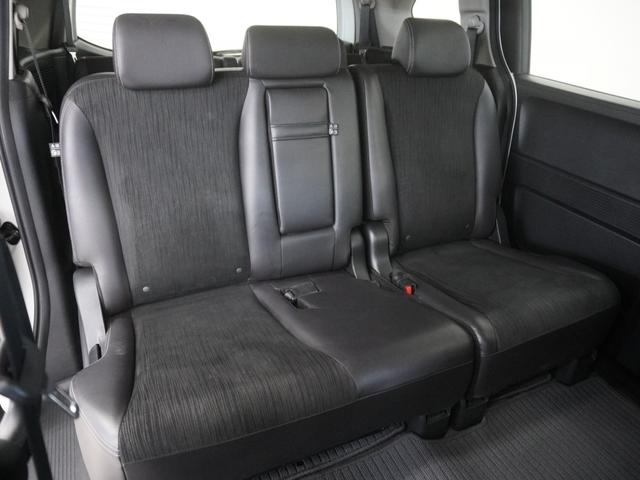 フリード Ｇプレミアムエディション　インターナビ　純正１１インチ後席モニター　ＨＩＤヘッドライト　両側電動スライドドア　クルーズコントロール　Ｈｏｎｄａスマートキー　プラズマクラスター機能搭載フルオートエアコン　２列目ベンチシート（11枚目）