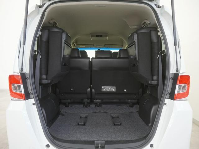 フリード Ｇプレミアムエディション　インターナビ　純正１１インチ後席モニター　ＨＩＤヘッドライト　両側電動スライドドア　クルーズコントロール　Ｈｏｎｄａスマートキー　プラズマクラスター機能搭載フルオートエアコン　２列目ベンチシート（15枚目）