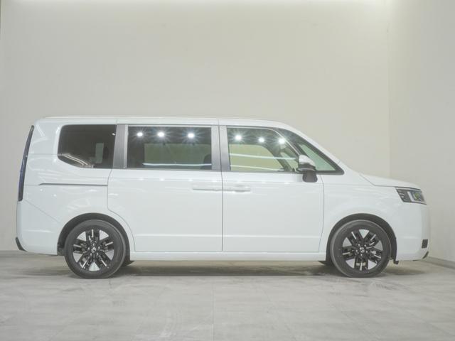 ステップワゴン エアーＥＸ　当社デモカー　１１．４インチコネクトナビ　シートヒーター　両側電動スライドドア　ブラインドスポットインフォメーション　パワーバックドア　２列目オットマン　渋滞追従機能付きＡＣＣ　レーンキープアシスト（8枚目）