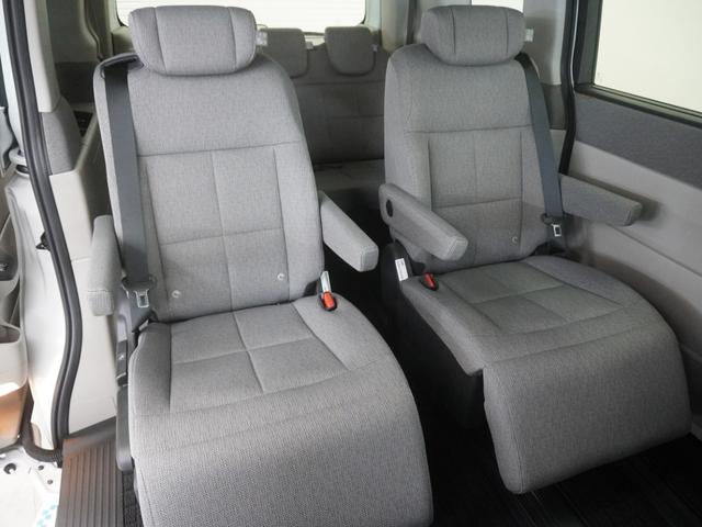 ステップワゴン エアーＥＸ　当社デモカー　１１．４インチコネクトナビ　シートヒーター　両側電動スライドドア　ブラインドスポットインフォメーション　パワーバックドア　２列目オットマン　渋滞追従機能付きＡＣＣ　レーンキープアシスト（12枚目）