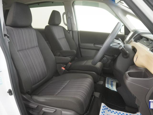 �^�]�Ȃ̃X�y�[�X�͂�����肵�Ă��āA���E���L���m�ۂ���Ă���̂ŕ��i�̉^�]���烍���O�h���C�u�܂ŉ��K�ł��B