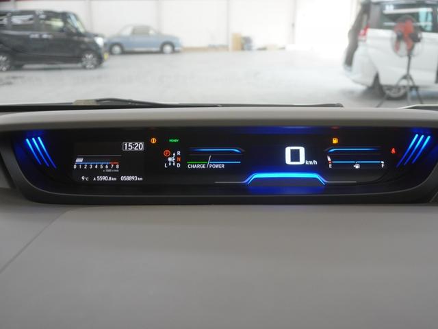 �O���̎��E���Ղ�Ȃ����^�̃f�W�^�����[�^�[�B����ɉ����֔z�u���邱�ƂŁA�h���C�o�[�����Ȃ������Əœ_�ړ��Ń��[�^�[���m�F�ł��܂��B