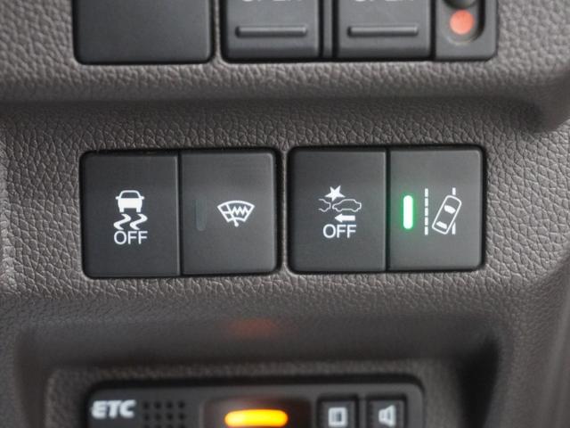 �z���_�Z���V���O����������Ă��܂��B�A�_�v�e�B�u���[�_�[�N���[�Y�⃌�[���L�[�v�A�V�X�g�A�Ԑ���E�h�~�@�\�Ȃǂ������Ă��āA�����O�h���C�u�����K�ň��S�ɂ��y���݂��������܂��B