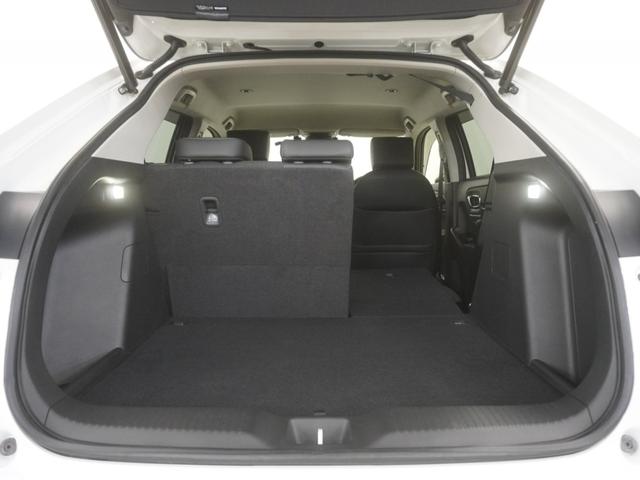 ヴェゼル ｅ：ＨＥＶＺ　ワンオーナー　９インチインターナビ　ドライブレコーダー　シートヒーター　ステアリングヒーター　渋滞追従機能付きＡＣＣ　レーンキープアシスト　サイドエアバッグ・サイドカーテンエアバッグ　ＥＴＣ　シートＨ（14枚目）