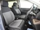 運転席のスペースはゆったりしていて、視界も広く確保されているので普段の運転からロングドライブまで快適です。