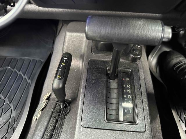 ジープ・ラングラー ベースグレード 4WD ETC ナビ AT CD ミュージックプレイヤー接続可 エアコン(5枚目)