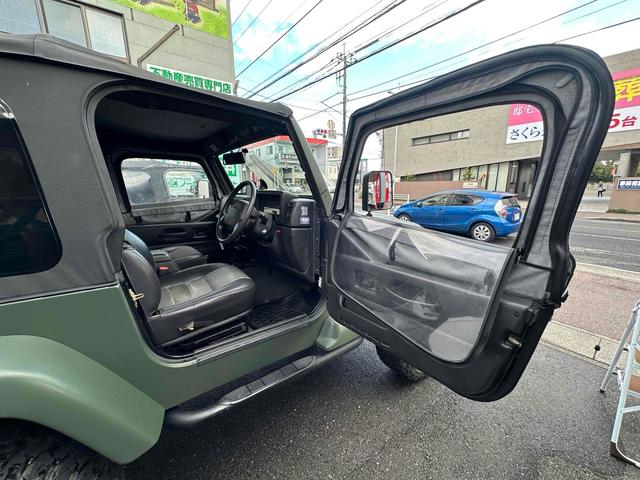 ジープ・ラングラー ベースグレード 4WD ETC ナビ AT CD ミュージックプレイヤー接続可 エアコン(7枚目)