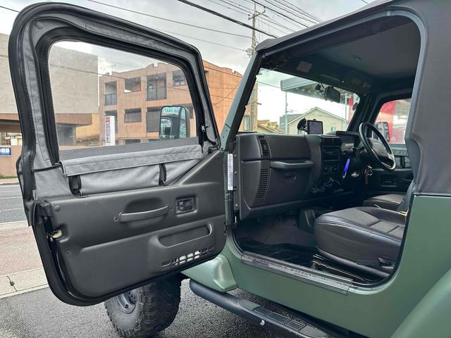 ジープ・ラングラー ベースグレード 4WD ETC ナビ AT CD ミュージックプレイヤー接続可 エアコン(50枚目)