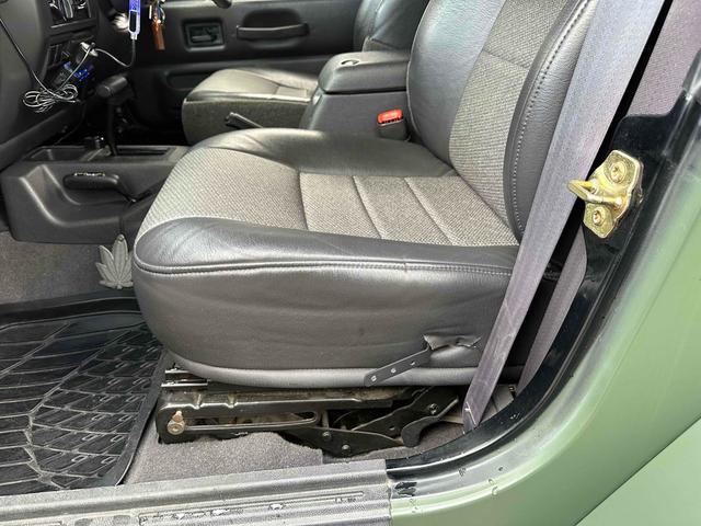 ジープ・ラングラー ベースグレード 4WD ETC ナビ AT CD ミュージックプレイヤー接続可 エアコン(52枚目)