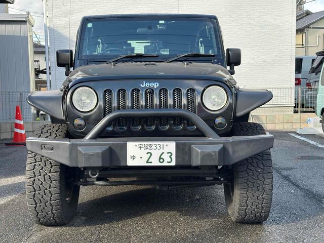 ジープ・ラングラーアンリミテッド スポーツ 4WD リフトアップ 社外オバーフェンダー ドライブレコーダー ETC バックカメラ フロントカメラ オートクルーズ ナビ アルミホイール キーレスエントリー AT 盗難防止システム CD DVD再生(12枚目)