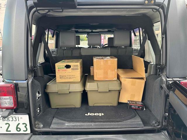 ジープ・ラングラーアンリミテッド スポーツ 4WD リフトアップ 社外オバーフェンダー ドライブレコーダー ETC バックカメラ フロントカメラ オートクルーズ ナビ アルミホイール キーレスエントリー AT 盗難防止システム CD DVD再生(18枚目)