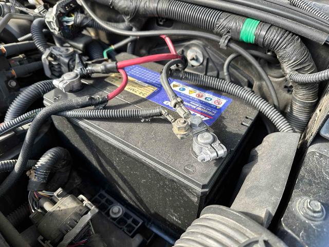 ジープ・ラングラーアンリミテッド スポーツ 4WD リフトアップ 社外オバーフェンダー ドライブレコーダー ETC バックカメラ フロントカメラ オートクルーズ ナビ アルミホイール キーレスエントリー AT 盗難防止システム CD DVD再生(34枚目)