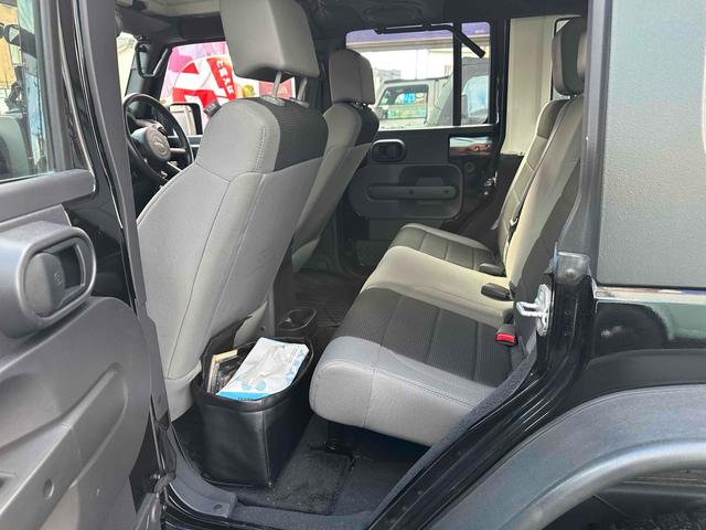 ジープ・ラングラーアンリミテッド スポーツ 4WD リフトアップ 社外オバーフェンダー ドライブレコーダー ETC バックカメラ フロントカメラ オートクルーズ ナビ アルミホイール キーレスエントリー AT 盗難防止システム CD DVD再生(46枚目)