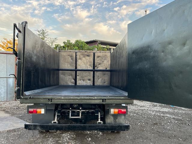 フォワード 深ダンプ 全塗装済み MT6速 ルーフキャリア付き ETC 電動格納ミラー(17枚目)
