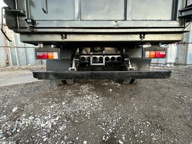 フォワード 深ダンプ 全塗装済み MT6速 ルーフキャリア付き ETC 電動格納ミラー(24枚目)