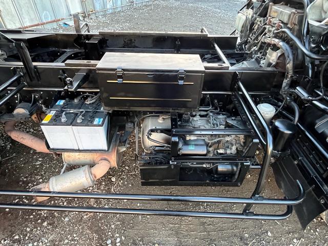 フォワード 深ダンプ 全塗装済み MT6速 ルーフキャリア付き ETC 電動格納ミラー(28枚目)