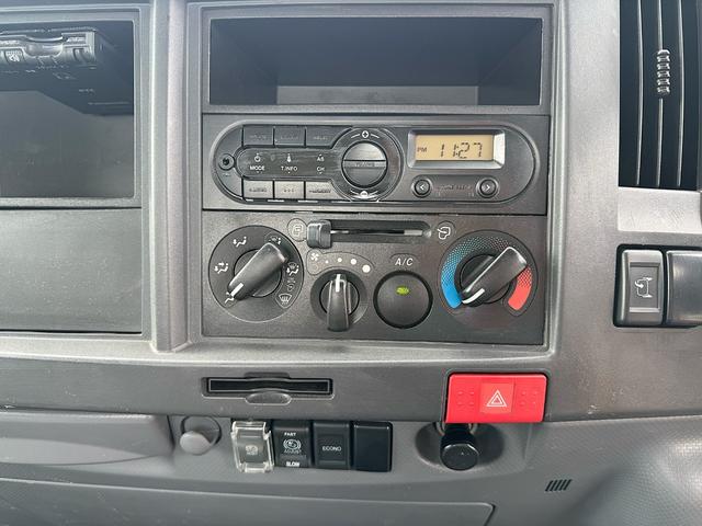 エルフトラック  ワイド ロング 垂直ゲート 6MT 2018/7 極東 V801C-1MK72 18T070137N垂直ゲート(デッキ2枚折)<平>2方開 床フック3対 床木製 平ボディ(25枚目)