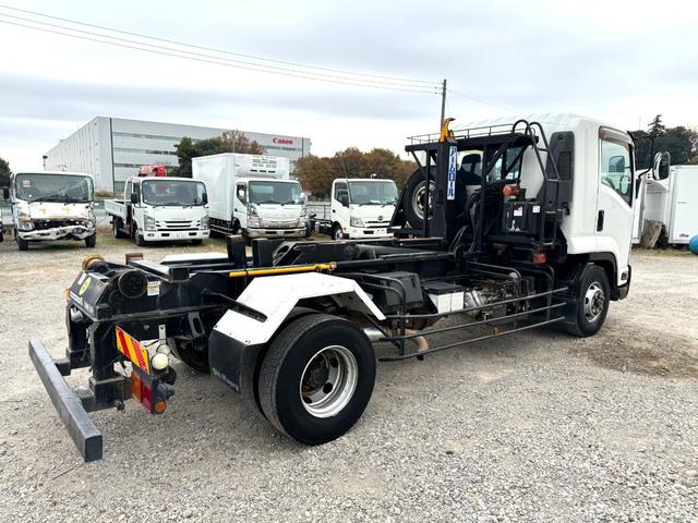 フォワード 　アームロール　増トン　ベット付　６ＭＴ　ＥＴＣ　新明和製　ＣＣＡ７７－１４　Ａ００３９４　キャブバックステップ　ツインホイスト（3枚目）