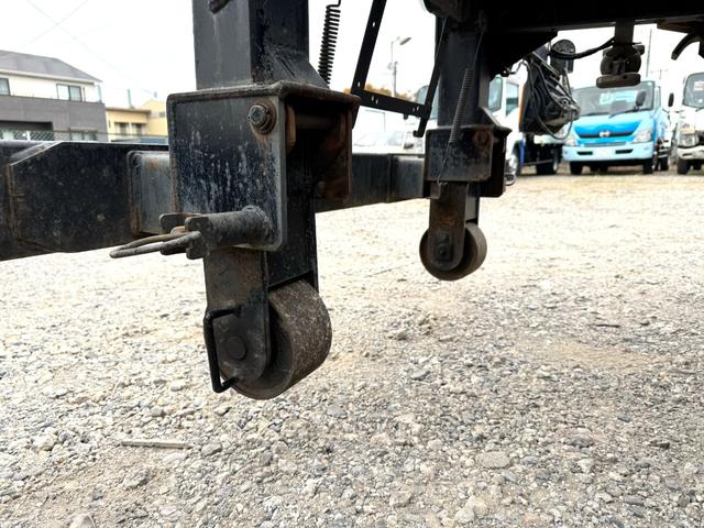 フォワード 　アームロール　増トン　ベット付　６ＭＴ　ＥＴＣ　新明和製　ＣＣＡ７７－１４　Ａ００３９４　キャブバックステップ　ツインホイスト（15枚目）