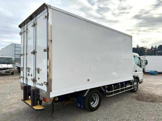 キャンター 　ワイド　ロング　メッキ　ステン　バックカメラ　キーレス　５ＭＴ　３ｔ積載　東プレ製　低温（－３０℃設定）　ＸＶ３２ＬＳＣ　左スライドドア　スタンバイ（コード欠）　リア３枚扉　ラッシング２段　床シマ板（3枚目）