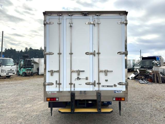 キャンター 　ワイド　ロング　メッキ　ステン　バックカメラ　キーレス　５ＭＴ　３ｔ積載　東プレ製　低温（－３０℃設定）　ＸＶ３２ＬＳＣ　左スライドドア　スタンバイ（コード欠）　リア３枚扉　ラッシング２段　床シマ板（7枚目）