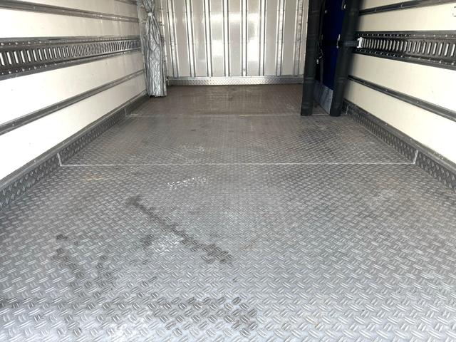 キャンター 　ワイド　ロング　メッキ　ステン　バックカメラ　キーレス　５ＭＴ　３ｔ積載　東プレ製　低温（－３０℃設定）　ＸＶ３２ＬＳＣ　左スライドドア　スタンバイ（コード欠）　リア３枚扉　ラッシング２段　床シマ板（12枚目）