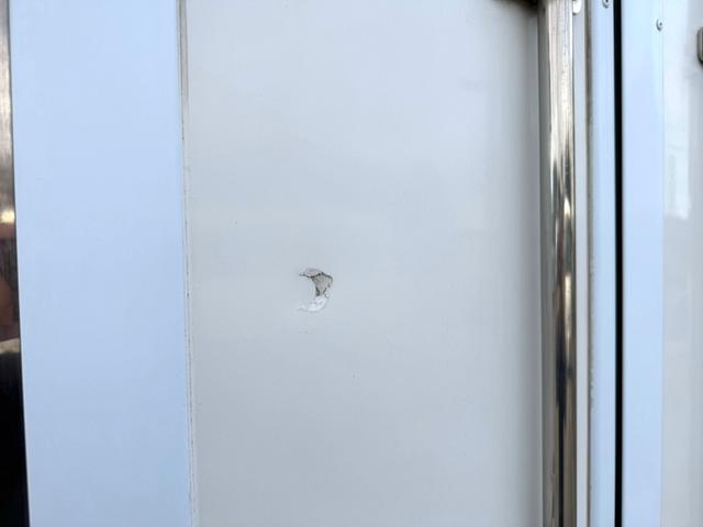 キャンター 　ワイド　ロング　メッキ　ステン　バックカメラ　キーレス　５ＭＴ　３ｔ積載　東プレ製　低温（－３０℃設定）　ＸＶ３２ＬＳＣ　左スライドドア　スタンバイ（コード欠）　リア３枚扉　ラッシング２段　床シマ板（29枚目）