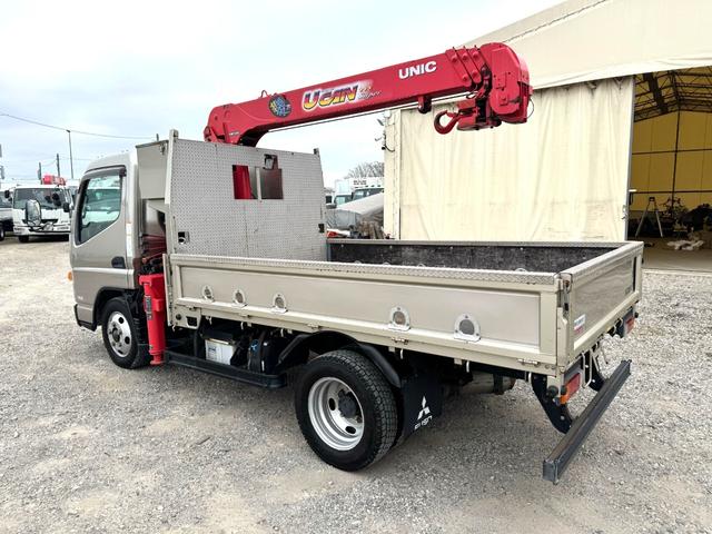 キャンター 　４段クレーン　ラジコン付き　標準　セミロング　ＥＴＣ２．０　キーレス　デュオニック　ユニック　ＵＲＵ２６４　ＲＫＫ　２０１７．８　２．６３ｔ吊り　ラジコン　フックイン　床木製　３方開（4枚目）