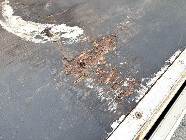 キャンター 　４段クレーン　ラジコン付き　標準　セミロング　ＥＴＣ２．０　キーレス　デュオニック　ユニック　ＵＲＵ２６４　ＲＫＫ　２０１７．８　２．６３ｔ吊り　ラジコン　フックイン　床木製　３方開（9枚目）