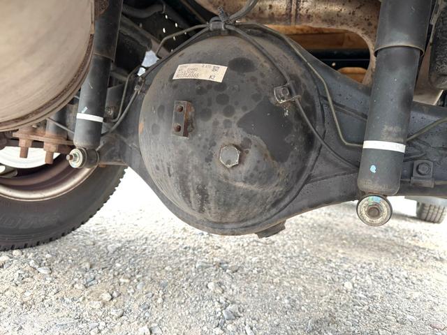 キャンター 　４段クレーン　ラジコン付き　標準　セミロング　ＥＴＣ２．０　キーレス　デュオニック　ユニック　ＵＲＵ２６４　ＲＫＫ　２０１７．８　２．６３ｔ吊り　ラジコン　フックイン　床木製　３方開（22枚目）