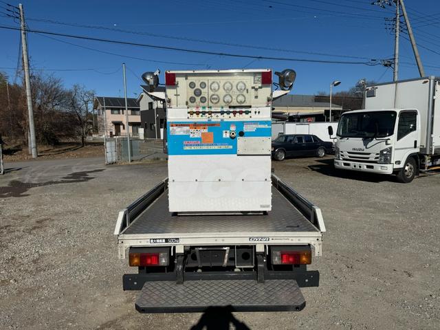 ダイナトラック 　発電機付ヒラ　バックカメラ　アイドリングストップ　ＡＴ　ＨＯＢＡＲＴ　６０ＫＶＡ　６０ＣＵ２０　アワーメーター４１４５ｈ　作業灯４ヶ（7枚目）