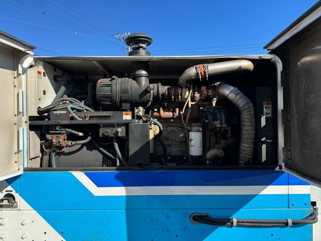 ダイナトラック 　発電機付ヒラ　バックカメラ　アイドリングストップ　ＡＴ　ＨＯＢＡＲＴ　６０ＫＶＡ　６０ＣＵ２０　アワーメーター４１４５ｈ　作業灯４ヶ（9枚目）