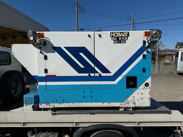 ダイナトラック 　発電機付ヒラ　バックカメラ　アイドリングストップ　ＡＴ　ＨＯＢＡＲＴ　６０ＫＶＡ　６０ＣＵ２０　アワーメーター４１４５ｈ　作業灯４ヶ（11枚目）