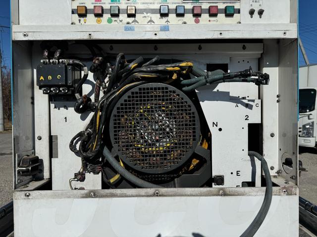 ダイナトラック 　発電機付ヒラ　バックカメラ　アイドリングストップ　ＡＴ　ＨＯＢＡＲＴ　６０ＫＶＡ　６０ＣＵ２０　アワーメーター４１４５ｈ　作業灯４ヶ（20枚目）