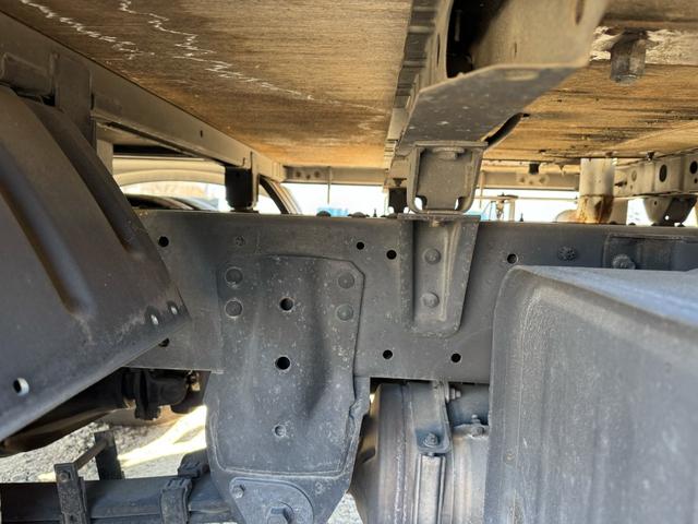 ダイナトラック 　発電機付ヒラ　バックカメラ　アイドリングストップ　ＡＴ　ＨＯＢＡＲＴ　６０ＫＶＡ　６０ＣＵ２０　アワーメーター４１４５ｈ　作業灯４ヶ（23枚目）