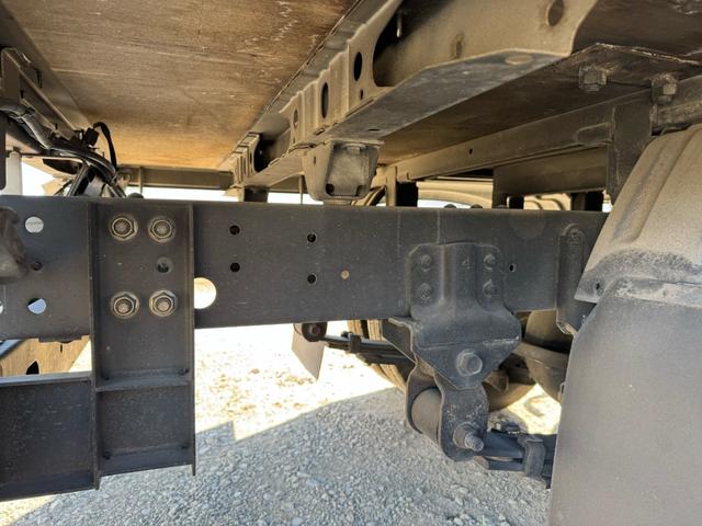 ダイナトラック 　発電機付ヒラ　バックカメラ　アイドリングストップ　ＡＴ　ＨＯＢＡＲＴ　６０ＫＶＡ　６０ＣＵ２０　アワーメーター４１４５ｈ　作業灯４ヶ（24枚目）