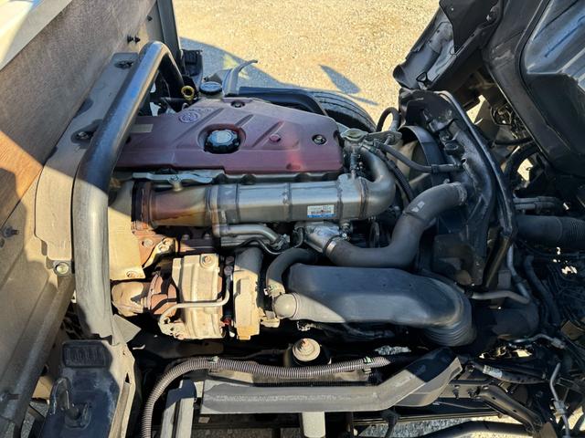 ダイナトラック 　発電機付ヒラ　バックカメラ　アイドリングストップ　ＡＴ　ＨＯＢＡＲＴ　６０ＫＶＡ　６０ＣＵ２０　アワーメーター４１４５ｈ　作業灯４ヶ（29枚目）