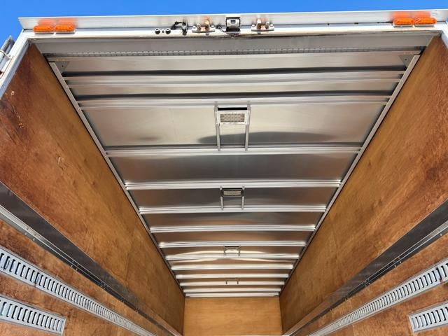 ヒノレンジャー 　７２ワイド　ハイルーフ　リアエアサス　増々トン　６ＭＴ　積載７．０トン　日本フルハーフ　ＤＬＣ　Ｔ７ＤＨ６１３　床鉄板　ラッシング２段　観音扉（17枚目）