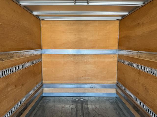 ヒノレンジャー 　７２ワイド　ハイルーフ　リアエアサス　増々トン　６ＭＴ　積載７．０トン　日本フルハーフ　ＤＬＣ　Ｔ７ＤＨ６１３　床鉄板　ラッシング２段　観音扉（18枚目）