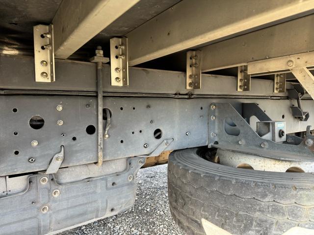 ヒノレンジャー 　７２ワイド　ハイルーフ　リアエアサス　増々トン　６ＭＴ　積載７．０トン　日本フルハーフ　ＤＬＣ　Ｔ７ＤＨ６１３　床鉄板　ラッシング２段　観音扉（20枚目）