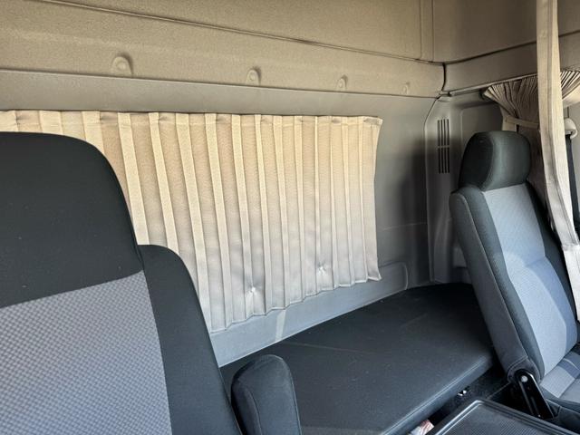 ヒノレンジャー 　７２ワイド　ハイルーフ　リアエアサス　増々トン　６ＭＴ　積載７．０トン　日本フルハーフ　ＤＬＣ　Ｔ７ＤＨ６１３　床鉄板　ラッシング２段　観音扉（23枚目）