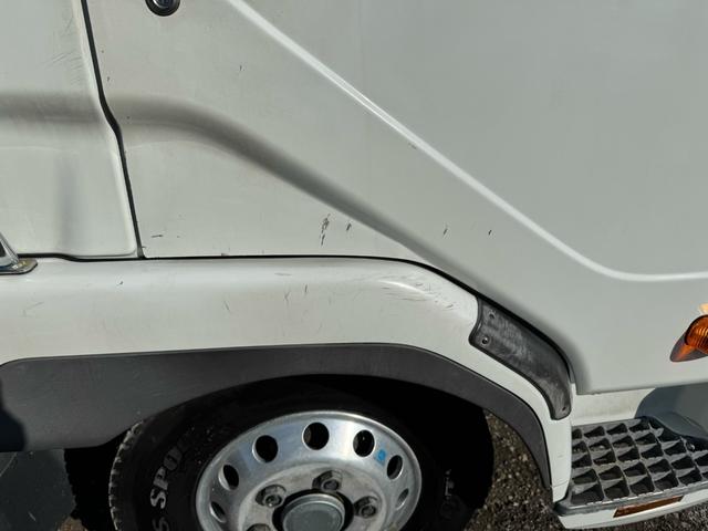 ファイター 62ワイド ベッド アルミホイール ETC 6MT トーヨー 12421301 3方開 引出しフック6対スタンション5対 センタースタンション1ヶ ロープフックサイド18対 リア3ヶ 積載3.55t(30枚目)