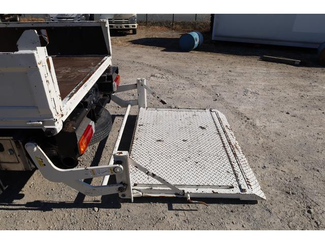 デュトロ 　標準ショート　ダブルキャブ（Ｗキャブ）　ＰＧ　ＥＴＣ　ＡＴ　積載２ｔ　２０１８／７　極東　Ｓ６０１－１ＳＲ　アーム式パワーゲート　最大荷重６００ｋｇ＜平＞２方開　床合板　ロープフックサイド３対　６人乗（11枚目）