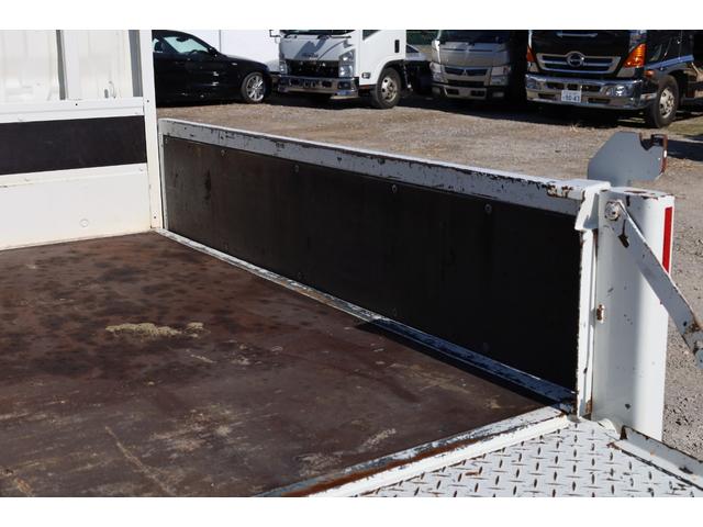 デュトロ 　標準ショート　ダブルキャブ（Ｗキャブ）　ＰＧ　ＥＴＣ　ＡＴ　積載２ｔ　２０１８／７　極東　Ｓ６０１－１ＳＲ　アーム式パワーゲート　最大荷重６００ｋｇ＜平＞２方開　床合板　ロープフックサイド３対　６人乗（14枚目）